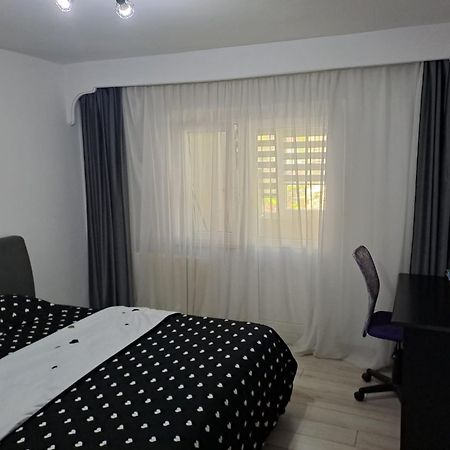 Ilona Apartament 3 Camere Ramnicu Valcea Exterior photo