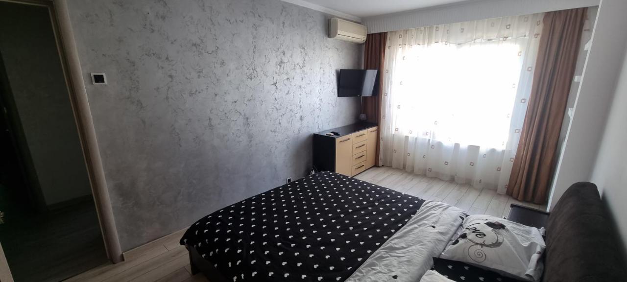 Ilona Apartament 3 Camere Ramnicu Valcea Exterior photo