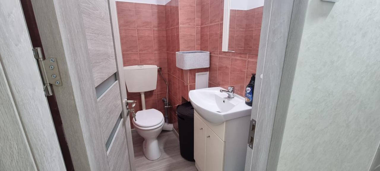 Ilona Apartament 3 Camere Ramnicu Valcea Exterior photo
